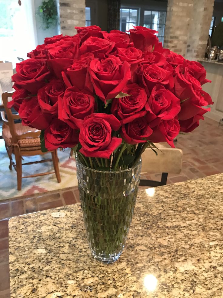 Bouquet Élégance Royale avec Vase – ROYAL SENTIMENT