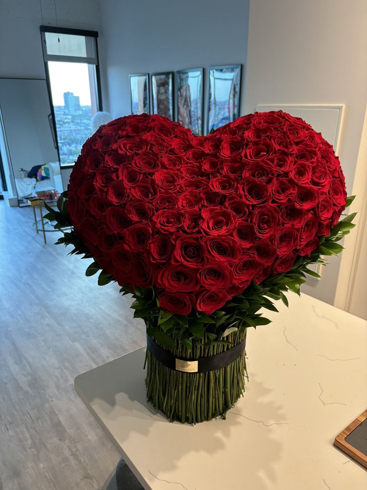 Grand bouquet en forme de coeur-ROYAL SENTIMENT