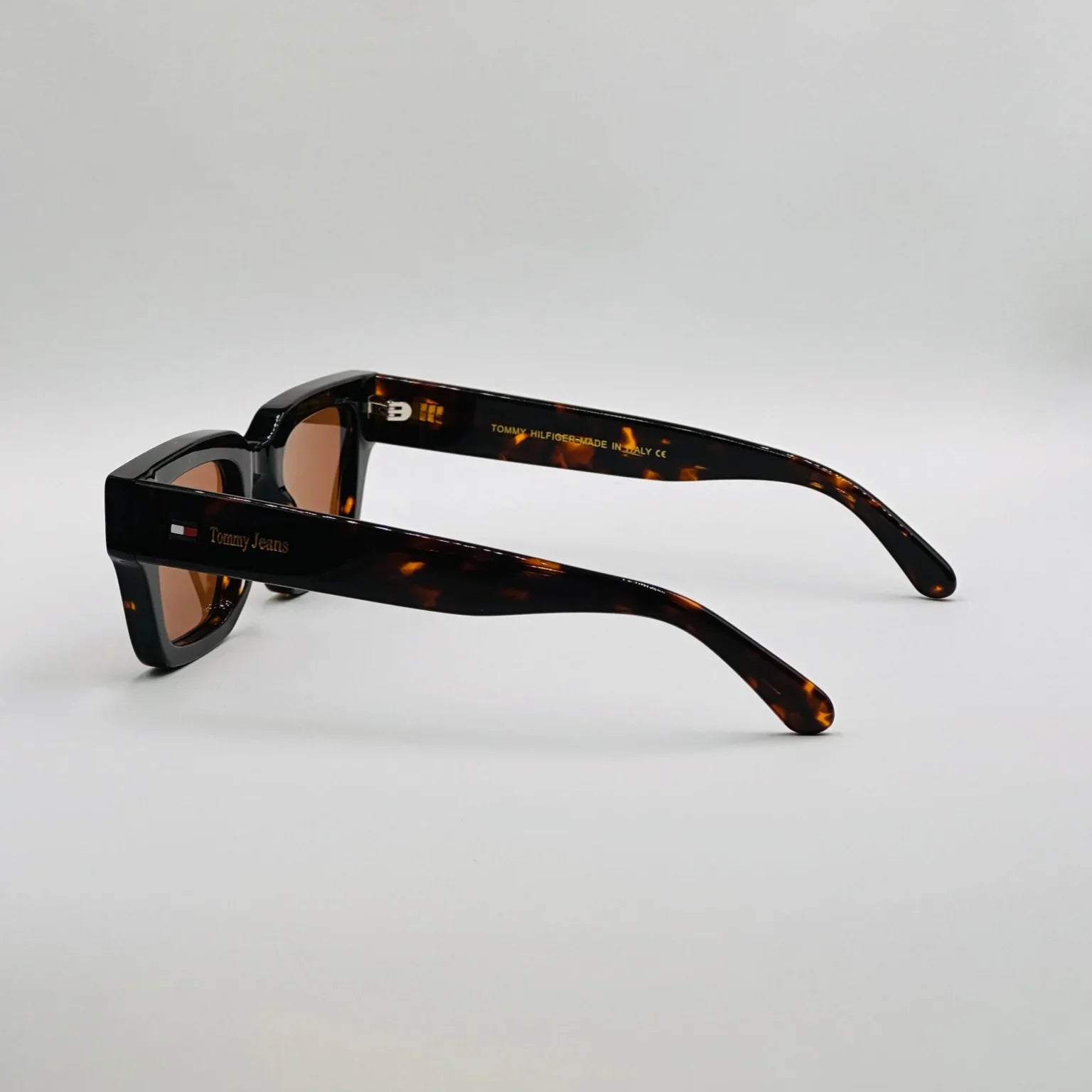 TOMY HILFIGER TH1828