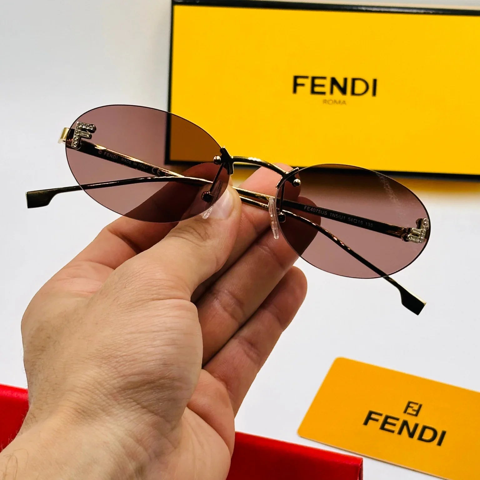 FENDI First crystal FE4075US