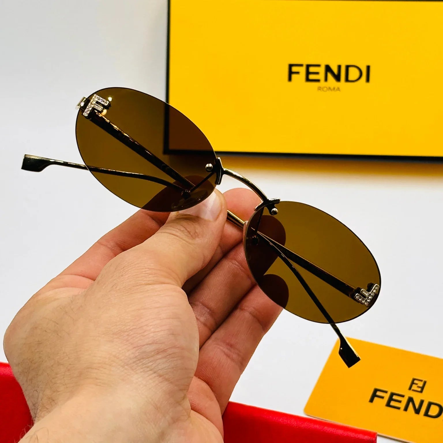 FENDI First crystal FE4075US