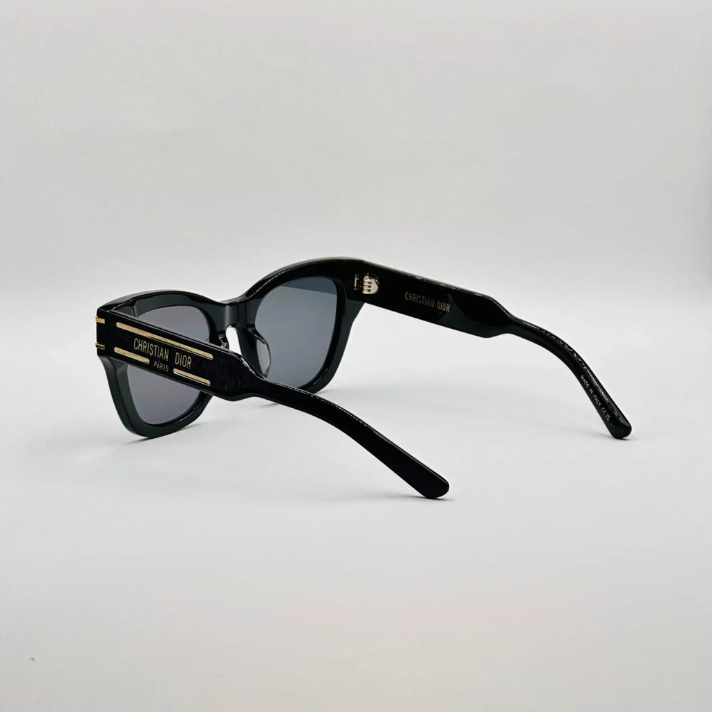 CHRISTIAN DIOR