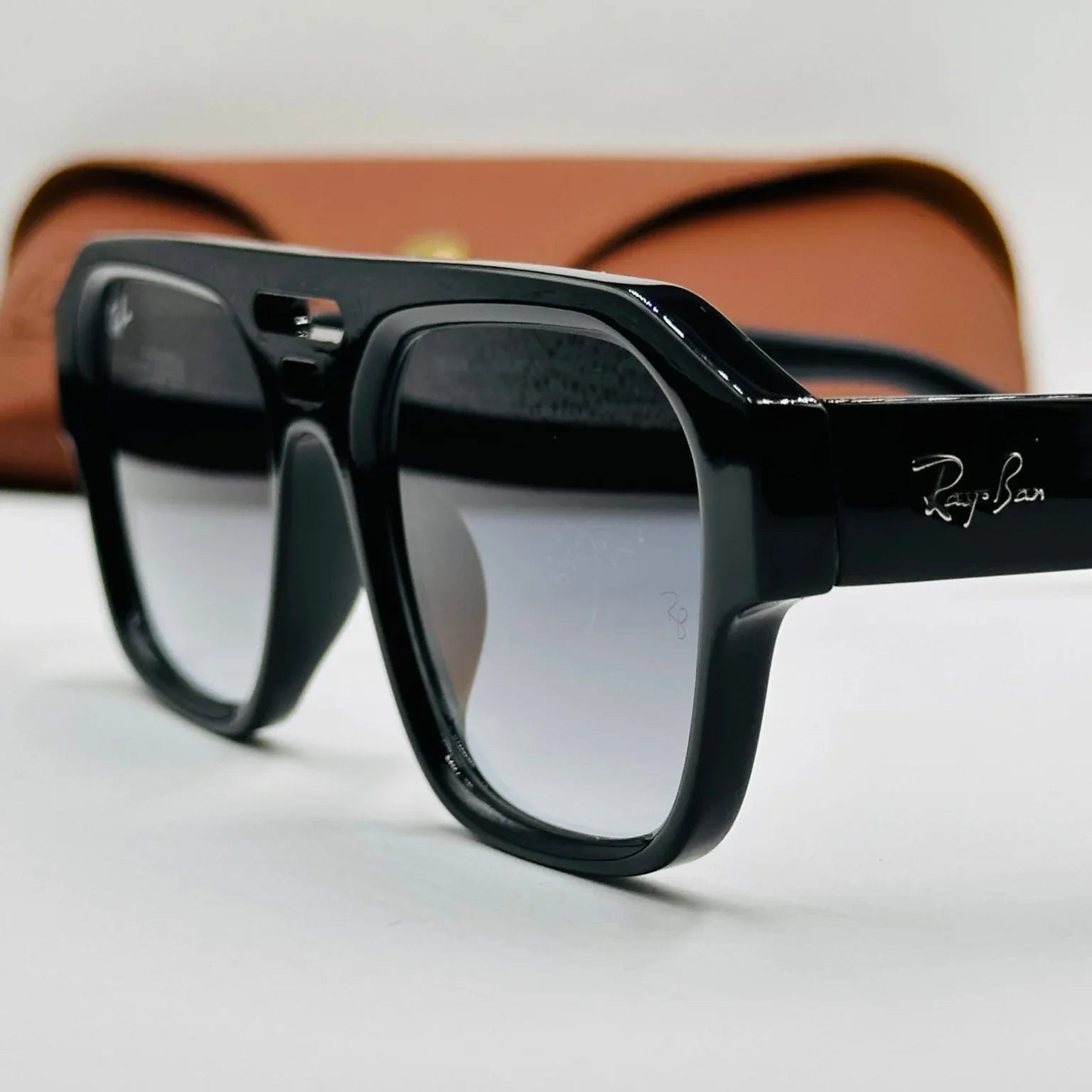 RAY-BAN RB4397