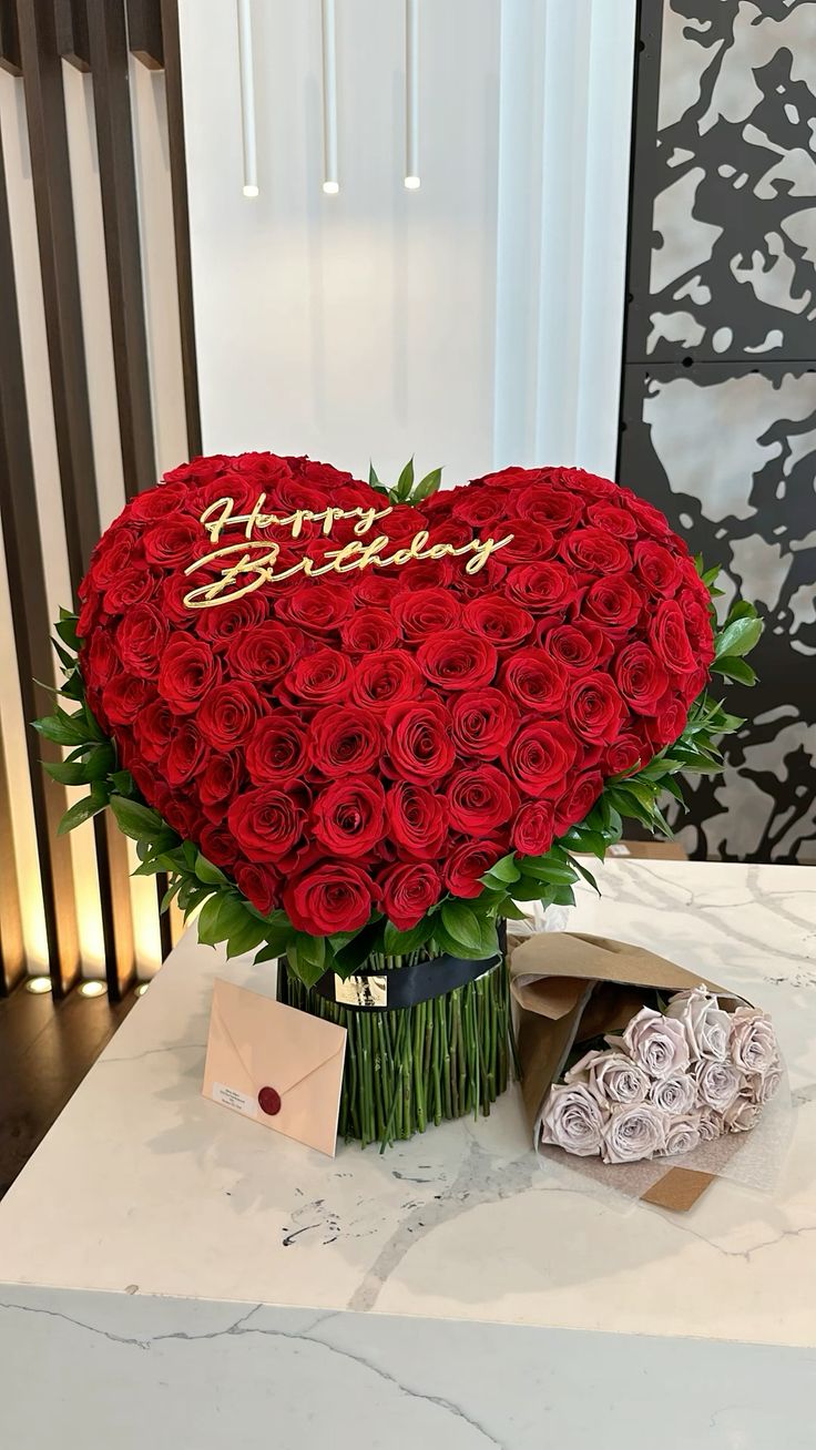Grand bouquet en forme de coeur-ROYAL SENTIMENT